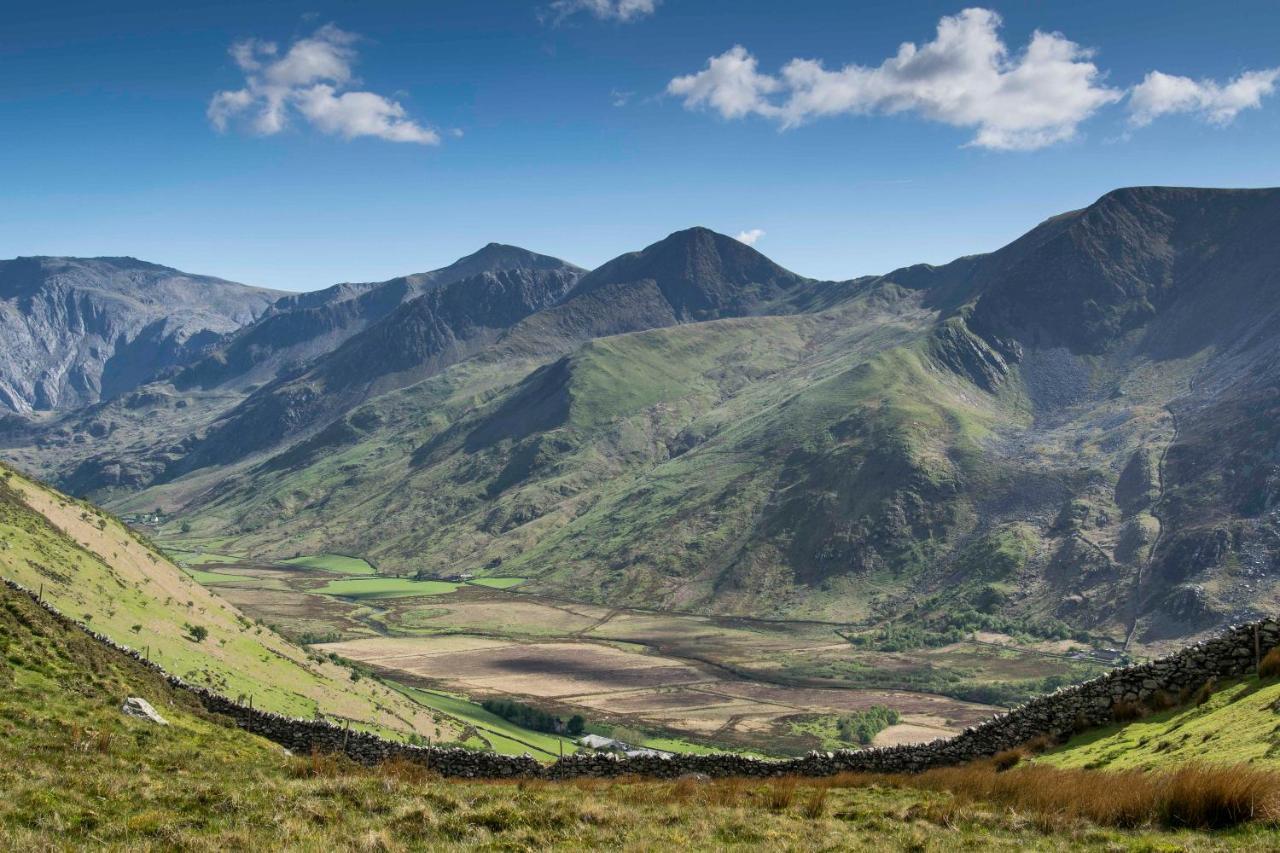 Snowdonia Mountain Hostel Bethesda Esterno foto